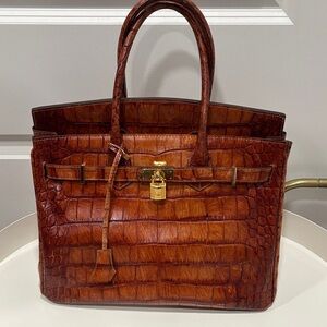 Sophisticated Brown Crocodile Leather Handbag